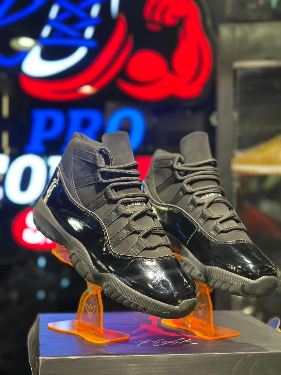 Jordan 11 All Black